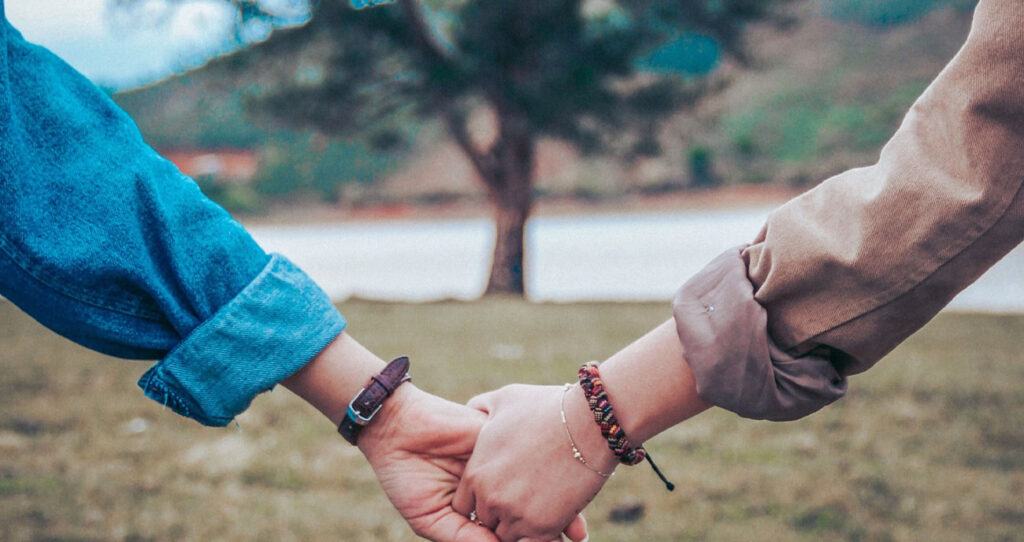 Punos suhteiden vahvistajana